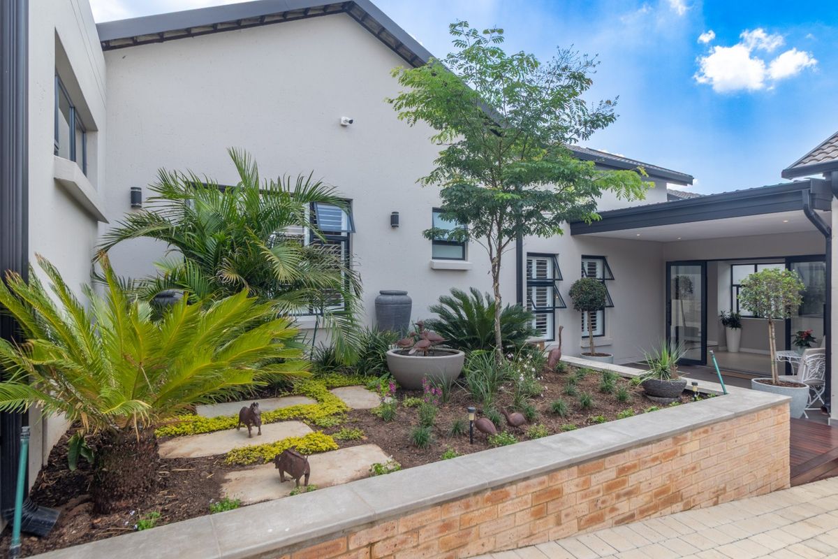 SERIOUS SELLER -  - SECURE ESTATE SUMMER WINDS - 5 BEDROOMS - 4 EN-SUITE - OFF THE GRID - Photo 5