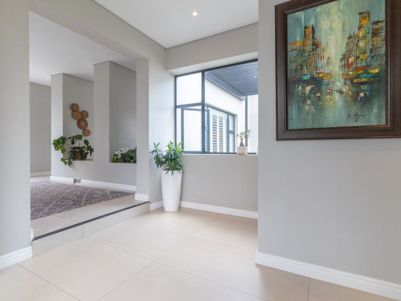 SERIOUS SELLER -  - SECURE ESTATE SUMMER WINDS - 5 BEDROOMS - 4 EN-SUITE - OFF THE GRID - Photo 8