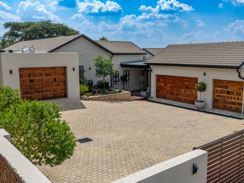 SERIOUS SELLER -  - SECURE ESTATE SUMMER WINDS - 5 BEDROOMS - 4 EN-SUITE - OFF THE GRID - Photo 4