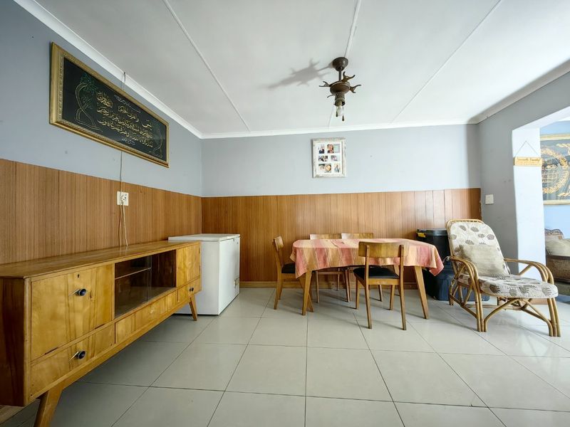 Beautiful Extended home in New Woodlands!!! - Photo 4