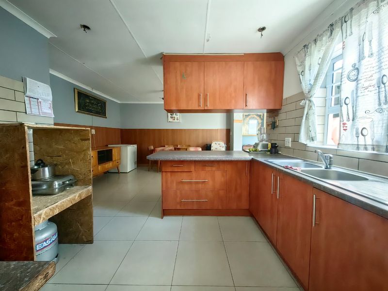 Beautiful Extended home in New Woodlands!!! - Photo 8