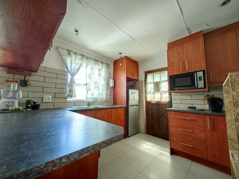 Beautiful Extended home in New Woodlands!!! - Photo 6