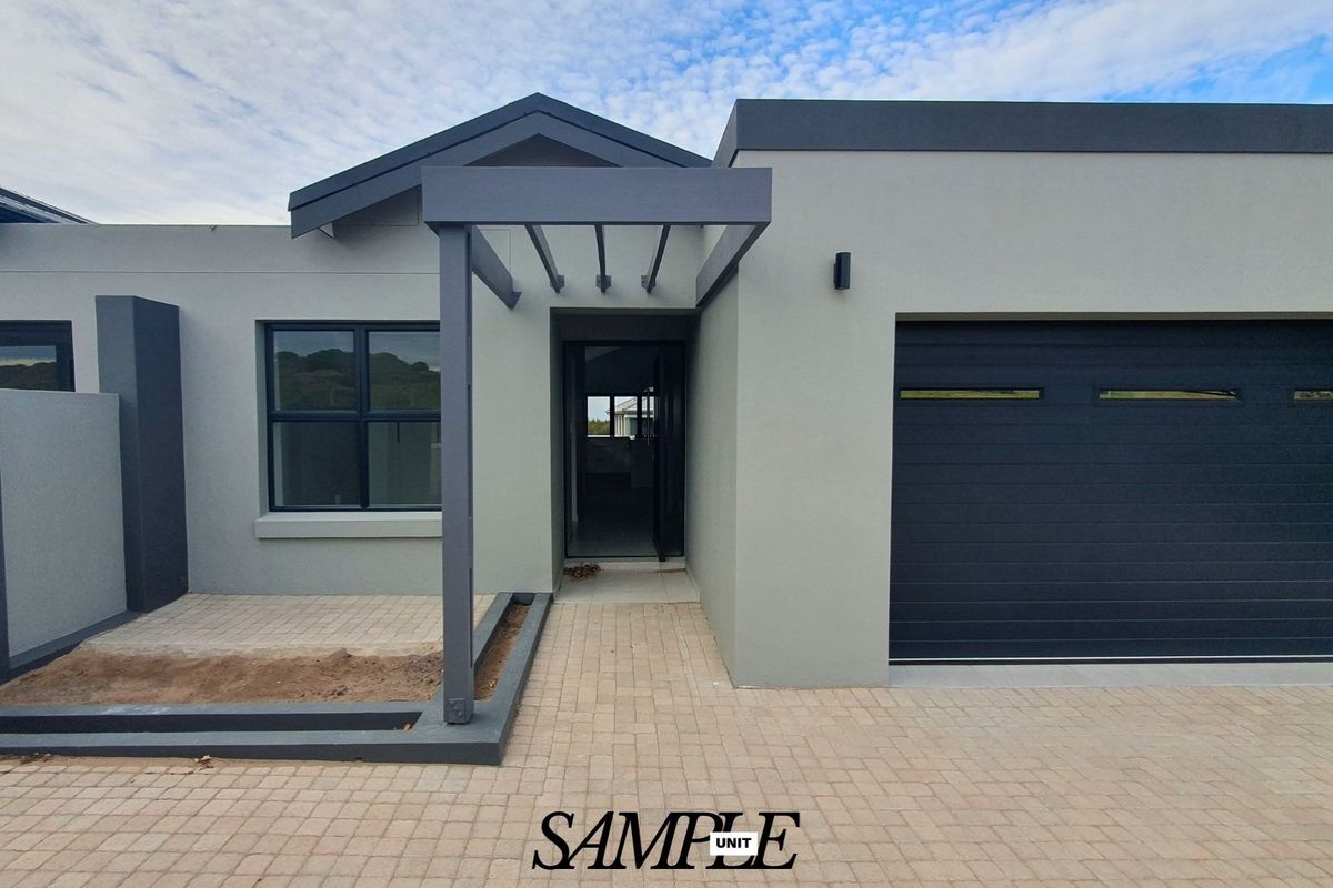 Spectacularly Modern Duet in Paradise Coast - Photo 2