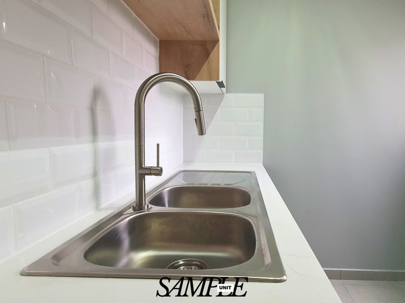 Spectacularly Modern Duet in Paradise Coast - Photo 8