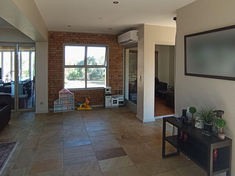 4 Bedroom House for Sale in Saddlebrook Estate - Photo 6