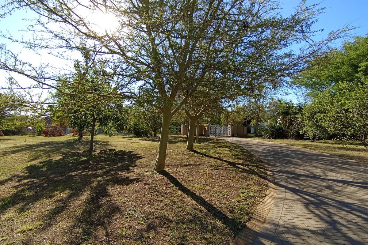 4 Bedroom House for Sale in Saddlebrook Estate - Photo 2