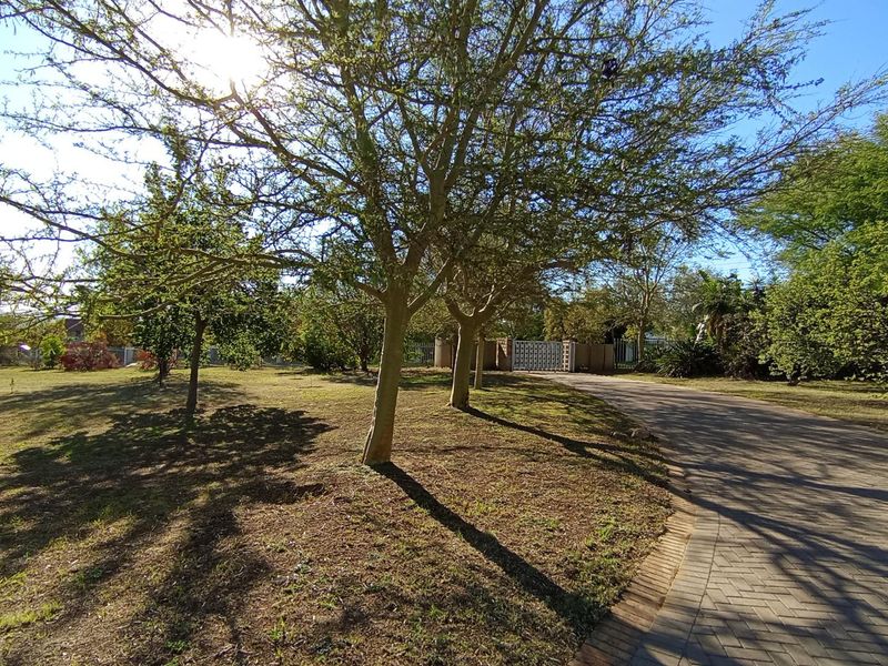 4 Bedroom House for Sale in Saddlebrook Estate - Photo 2