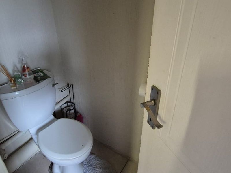 Funky modern investment opportunity  - Photo 8