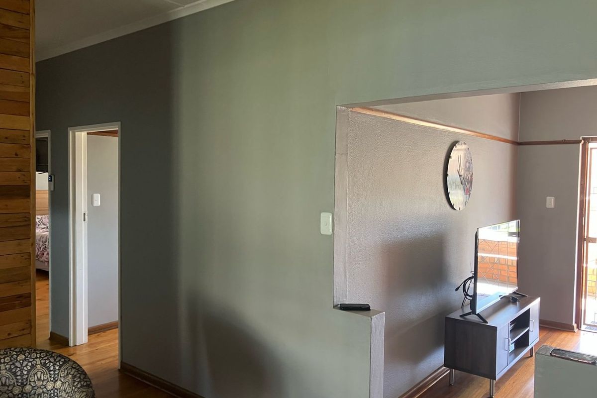 Very Neat Family Home in Bothasrus, Despatch for Sale! - Photo 5