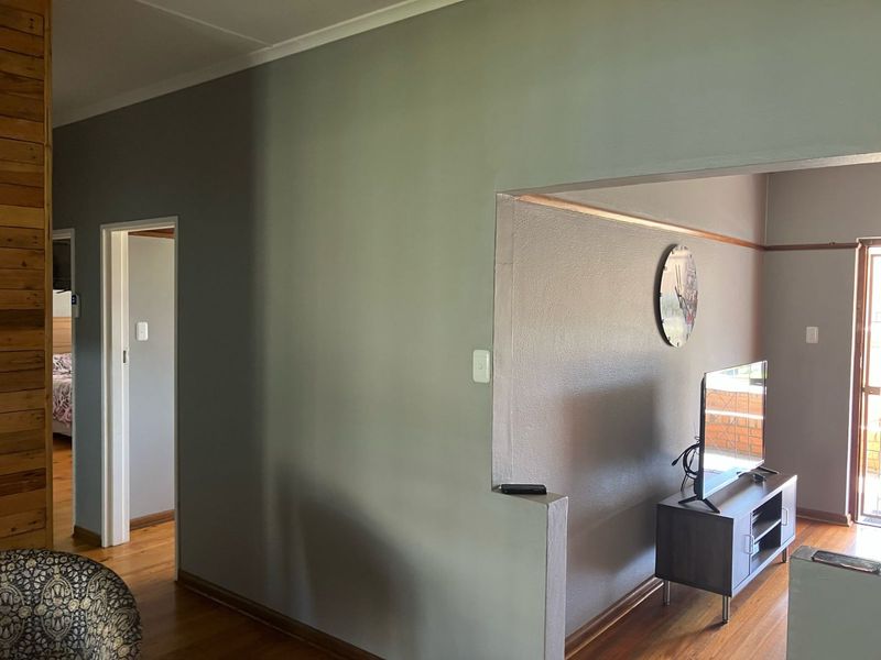 Very Neat Family Home in Bothasrus, Despatch for Sale! - Photo 5