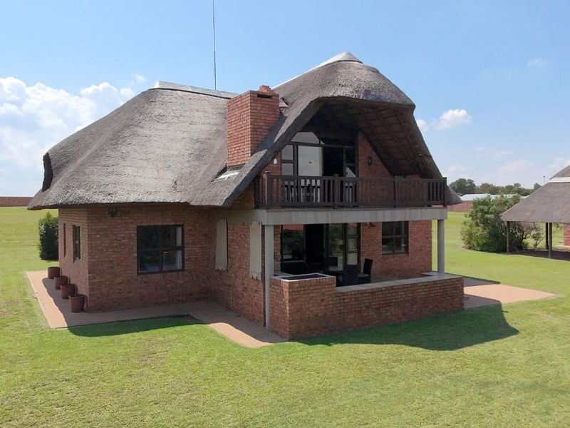 Tranquil Thatch home for sale in a secure family orientated complex - Photo 3