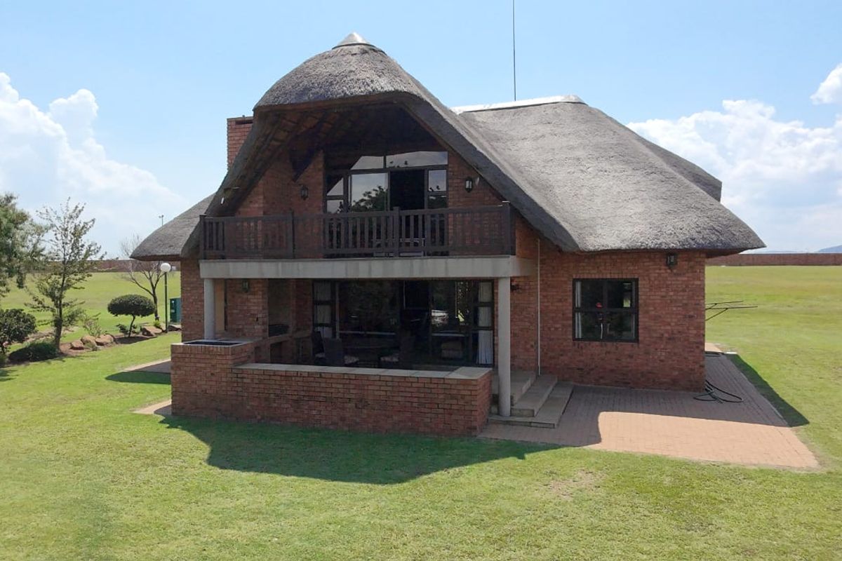 Tranquil Thatch home for sale in a secure family orientated complex - Photo 2