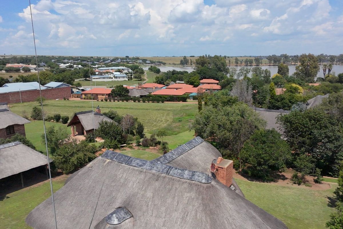 Tranquil Thatch home for sale in a secure family orientated complex - Photo 4