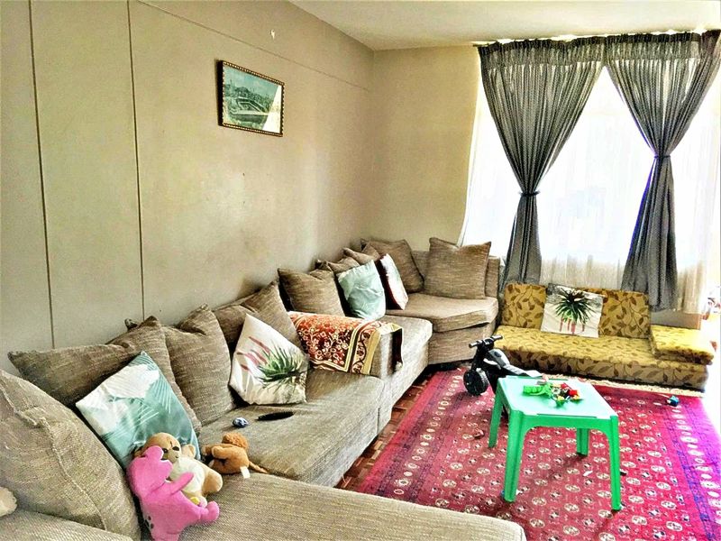 2 Bedroom Apartment / Flat for Sale in Sunnyside - Photo 5