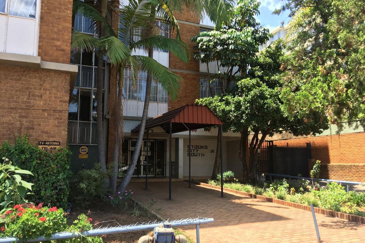 2 Bedroom Apartment / Flat for Sale in Sunnyside - Photo 2