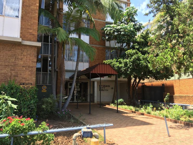 2 Bedroom Apartment / Flat for Sale in Sunnyside - Photo 2