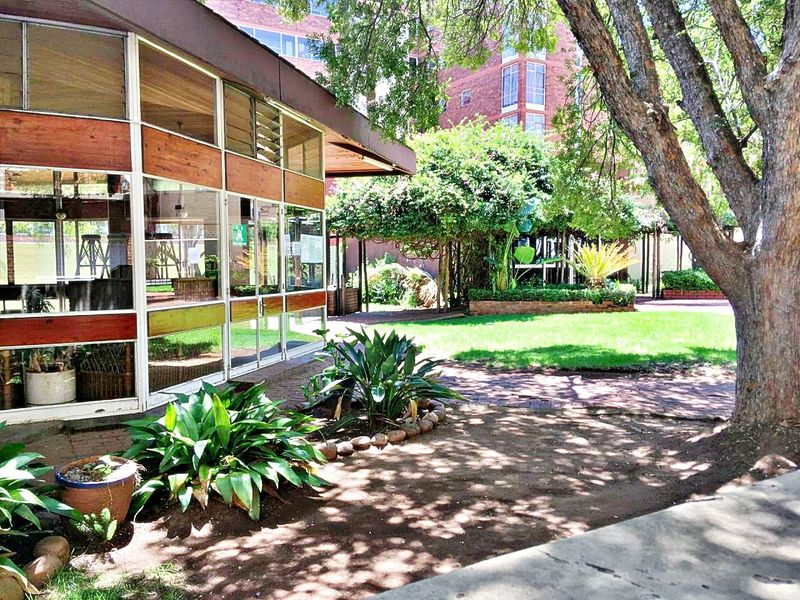 2 Bedroom Apartment / Flat for Sale in Sunnyside - Photo 1