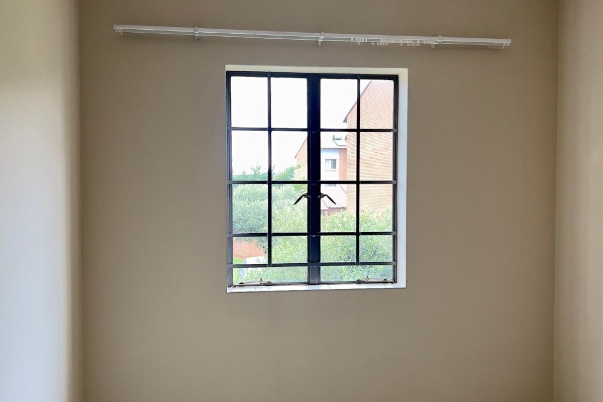 2 Bedroom, 1 ath Apartment/Flat for Sale - Photo 5