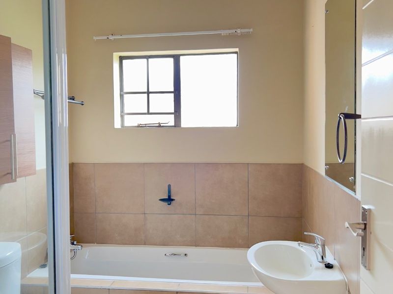 2 Bedroom, 1 ath Apartment/Flat for Sale - Photo 9