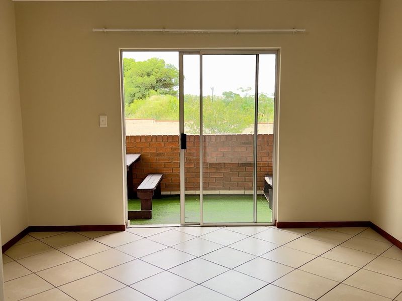 2 Bedroom, 1 ath Apartment/Flat for Sale - Photo 4