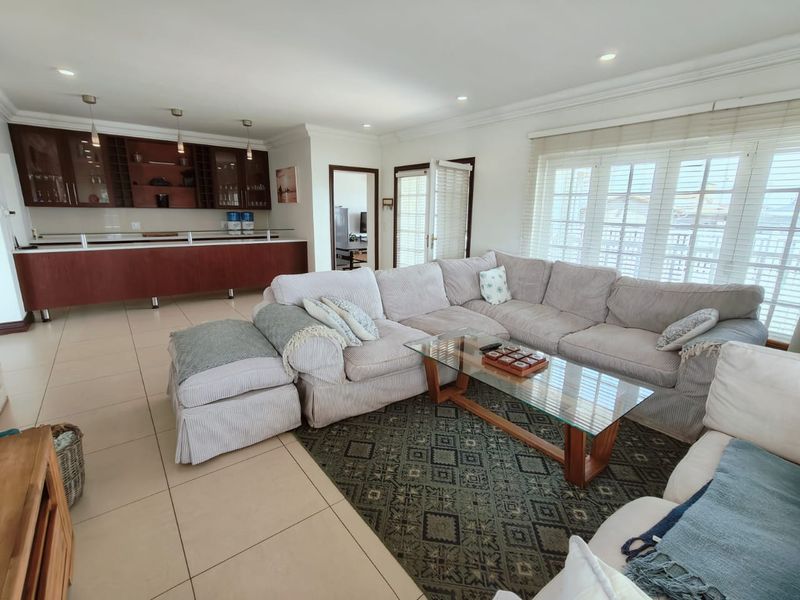 Elegant Estate Living – 4-Bedroom Home, Vaal Marina - Photo 4