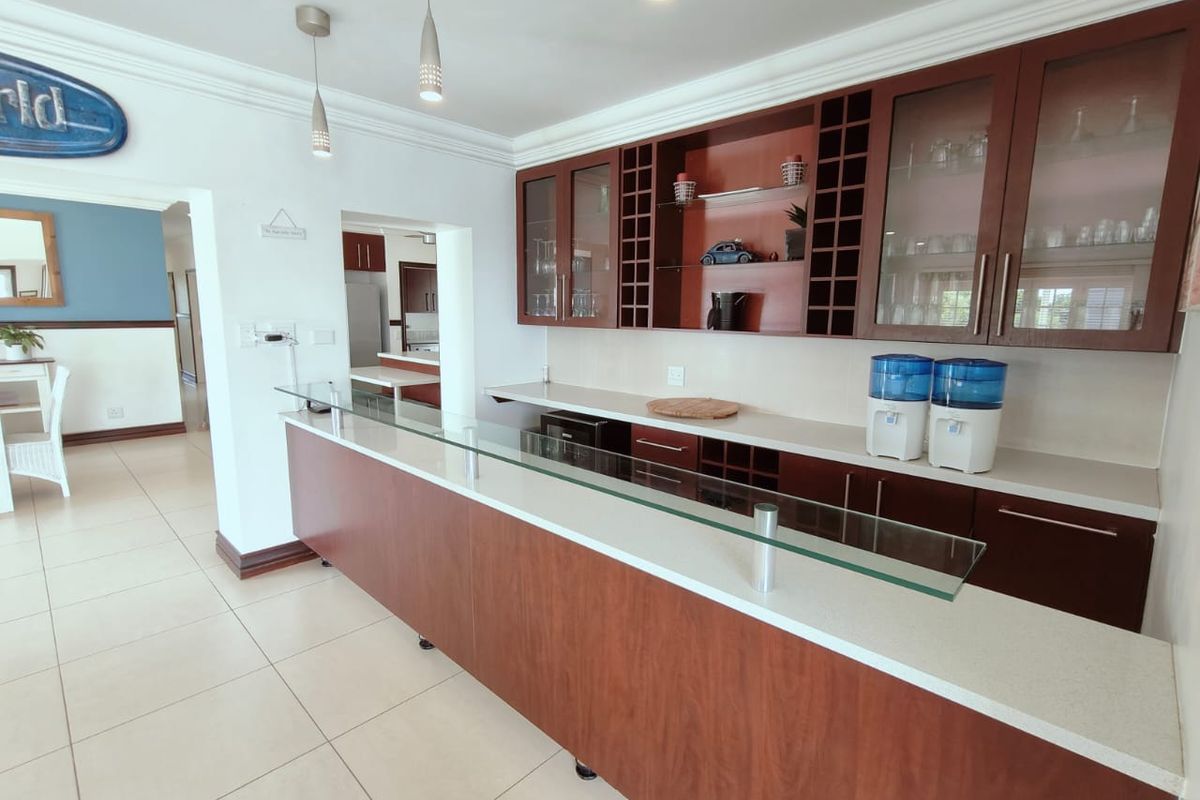 Elegant Estate Living – 4-Bedroom Home, Vaal Marina - Photo 3