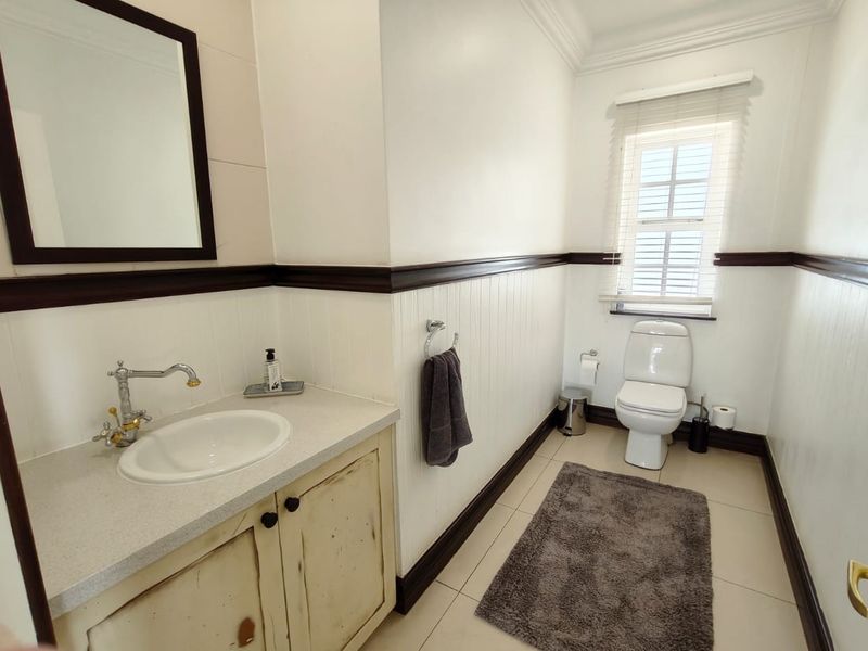 Elegant Estate Living – 4-Bedroom Home, Vaal Marina - Photo 10