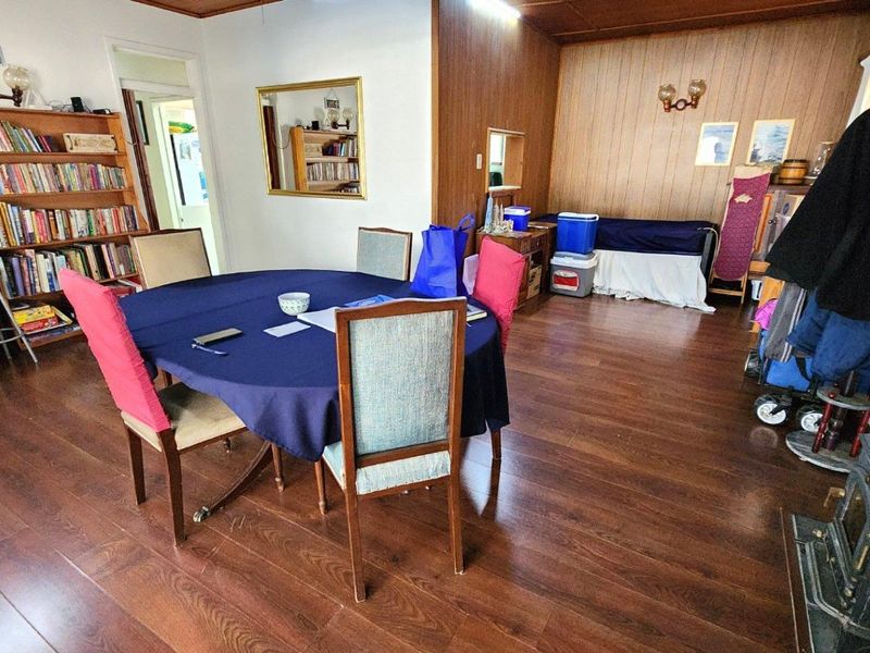 Spacious family home, 3 bedrooms, 2 bathrooms + large granny cottage. - Photo 7