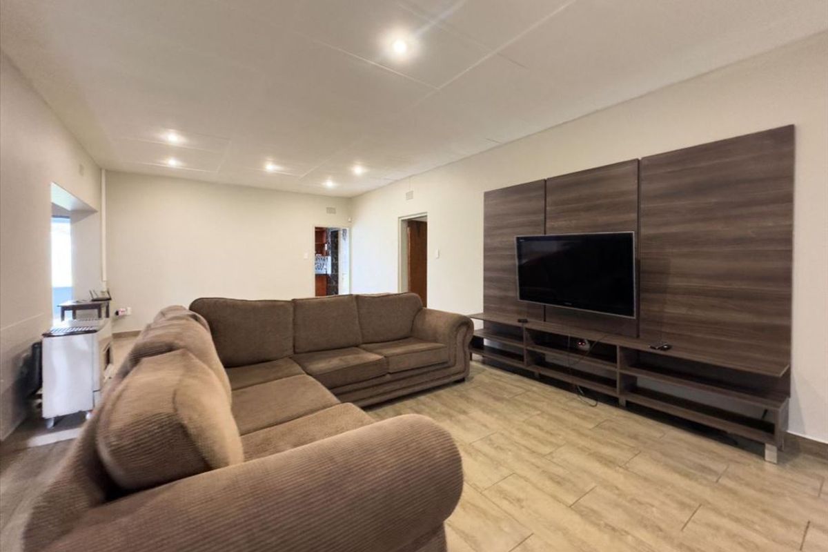 Spacious Family Home with Modern Amenities - Photo 2