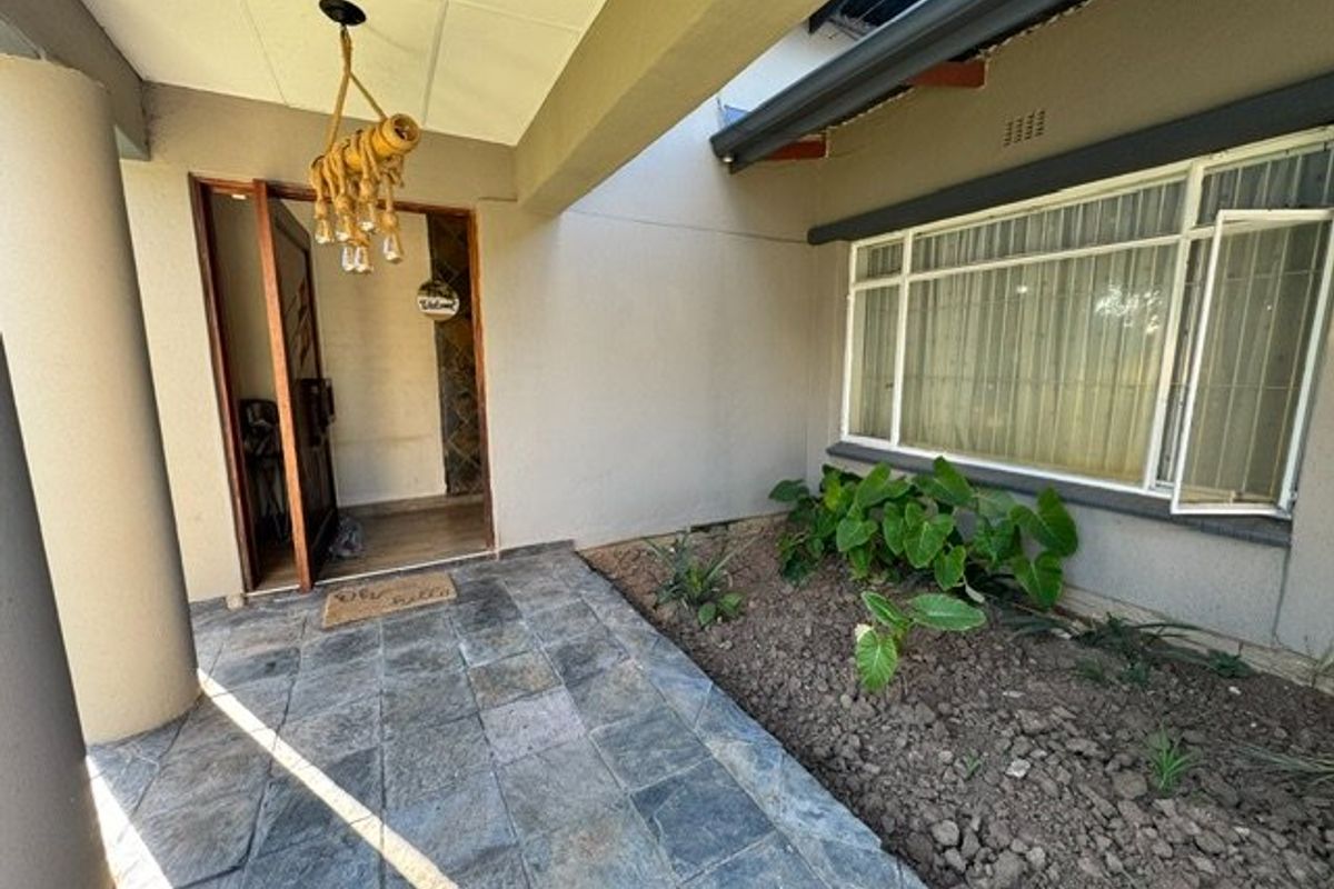 Spacious Family Home with Modern Amenities - Photo 3