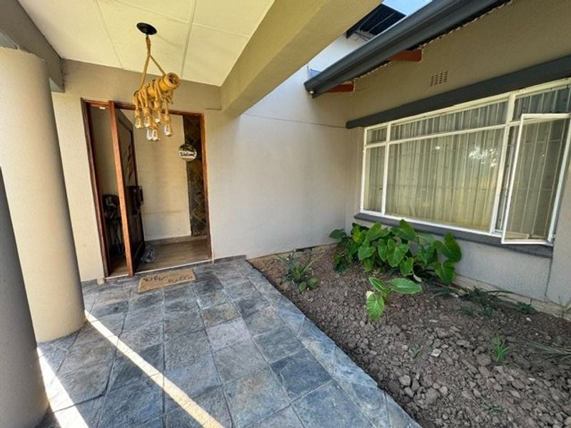 Spacious Family Home with Modern Amenities - Photo 3