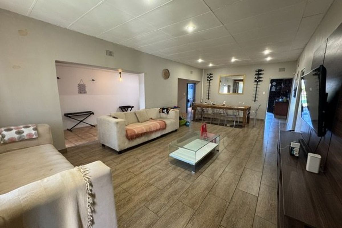 Spacious Family Home with Modern Amenities - Photo 4