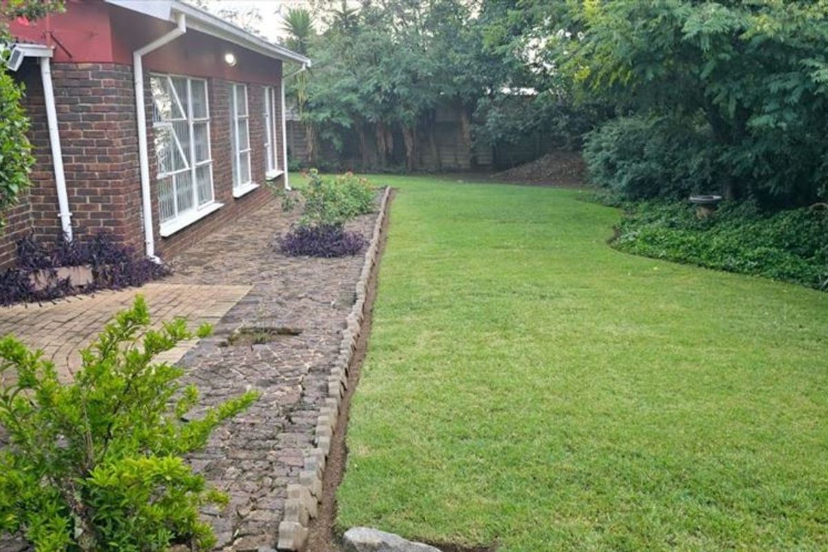 Spacious 3-Bedroom Home with Staff Quarters and Carports for Sale - Photo 3