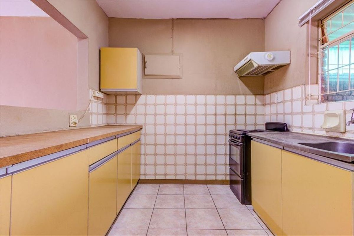 Cozy 2-Bedroom Home with Garage for Sale - Photo 3