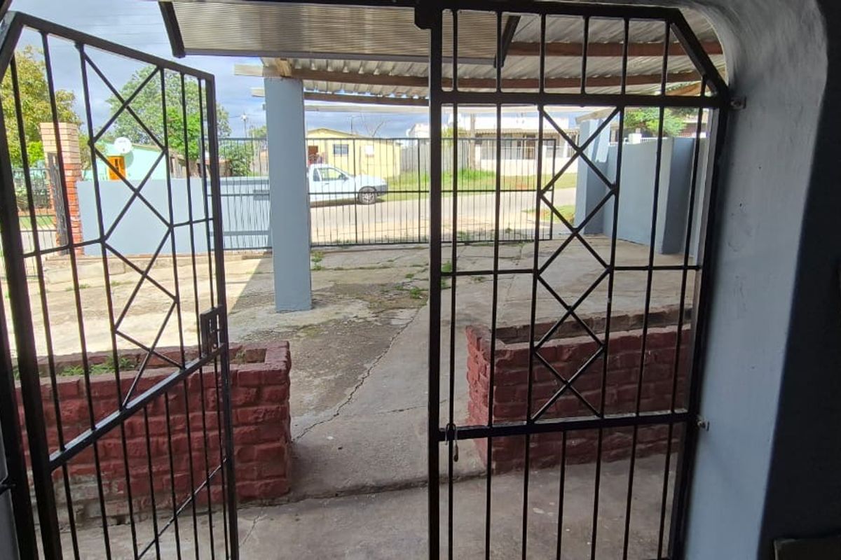 Spotless ready to move in family home  - Photo 5