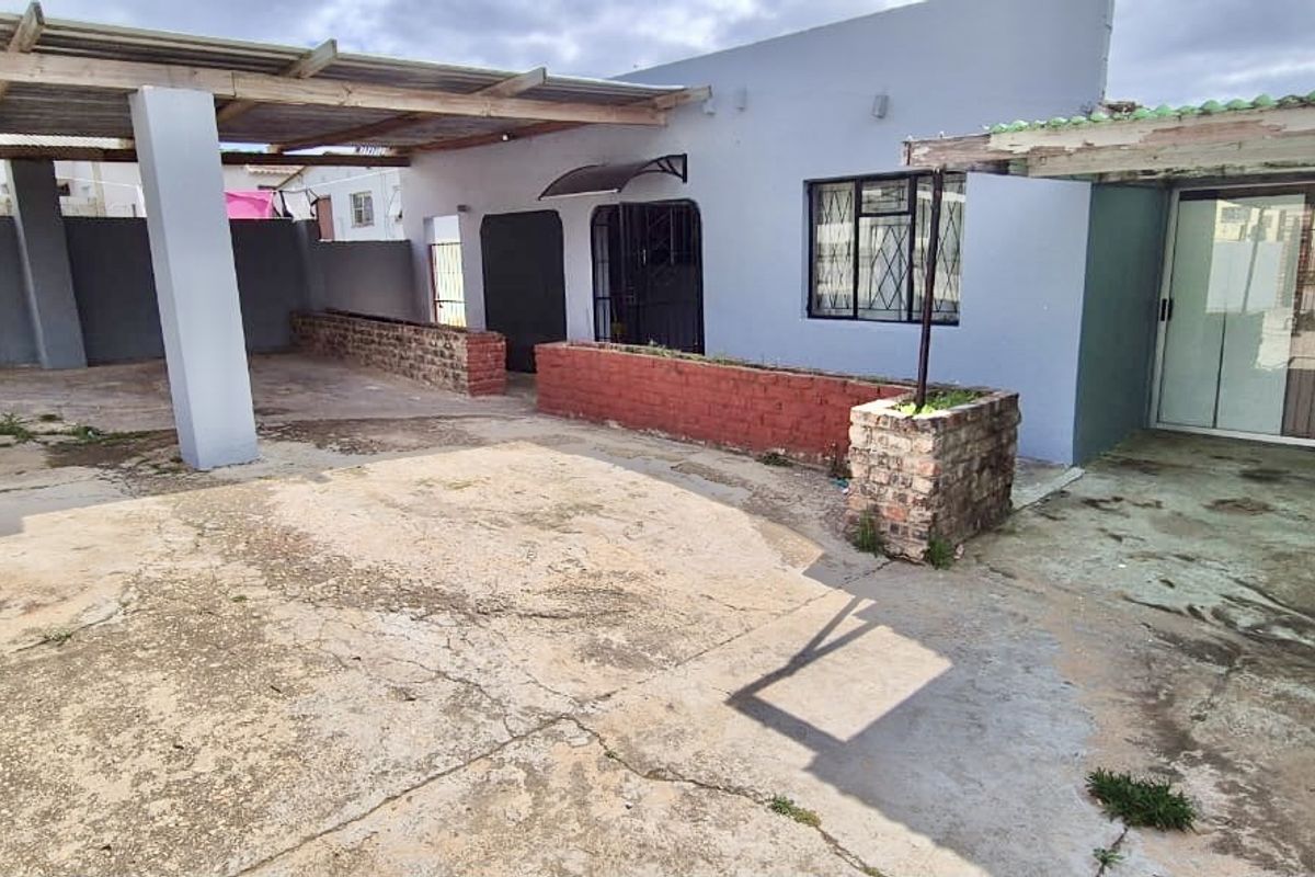 Spotless ready to move in family home  - Photo 3