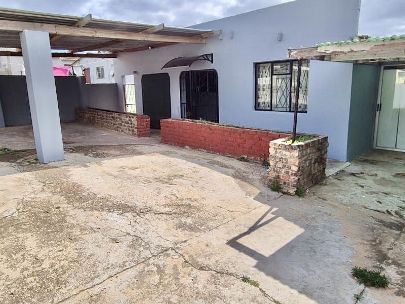 Spotless ready to move in family home  - Photo 3