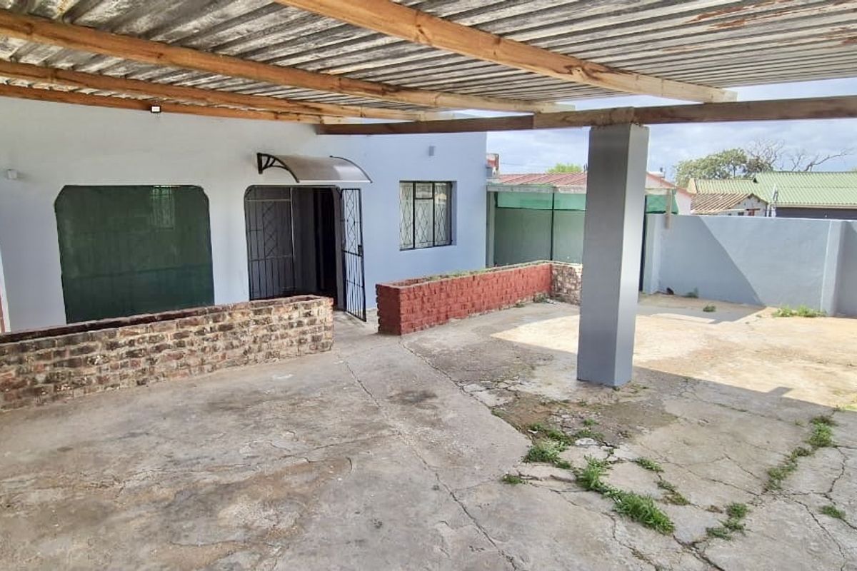 Spotless ready to move in family home  - Photo 2