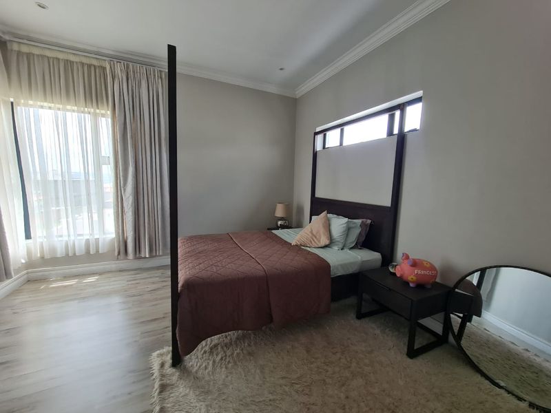 4 Bedroom Property For Sale In Blue Valley Golf Estate  - Photo 10