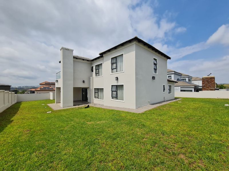 4 Bedroom Property For Sale In Blue Valley Golf Estate  - Photo 9