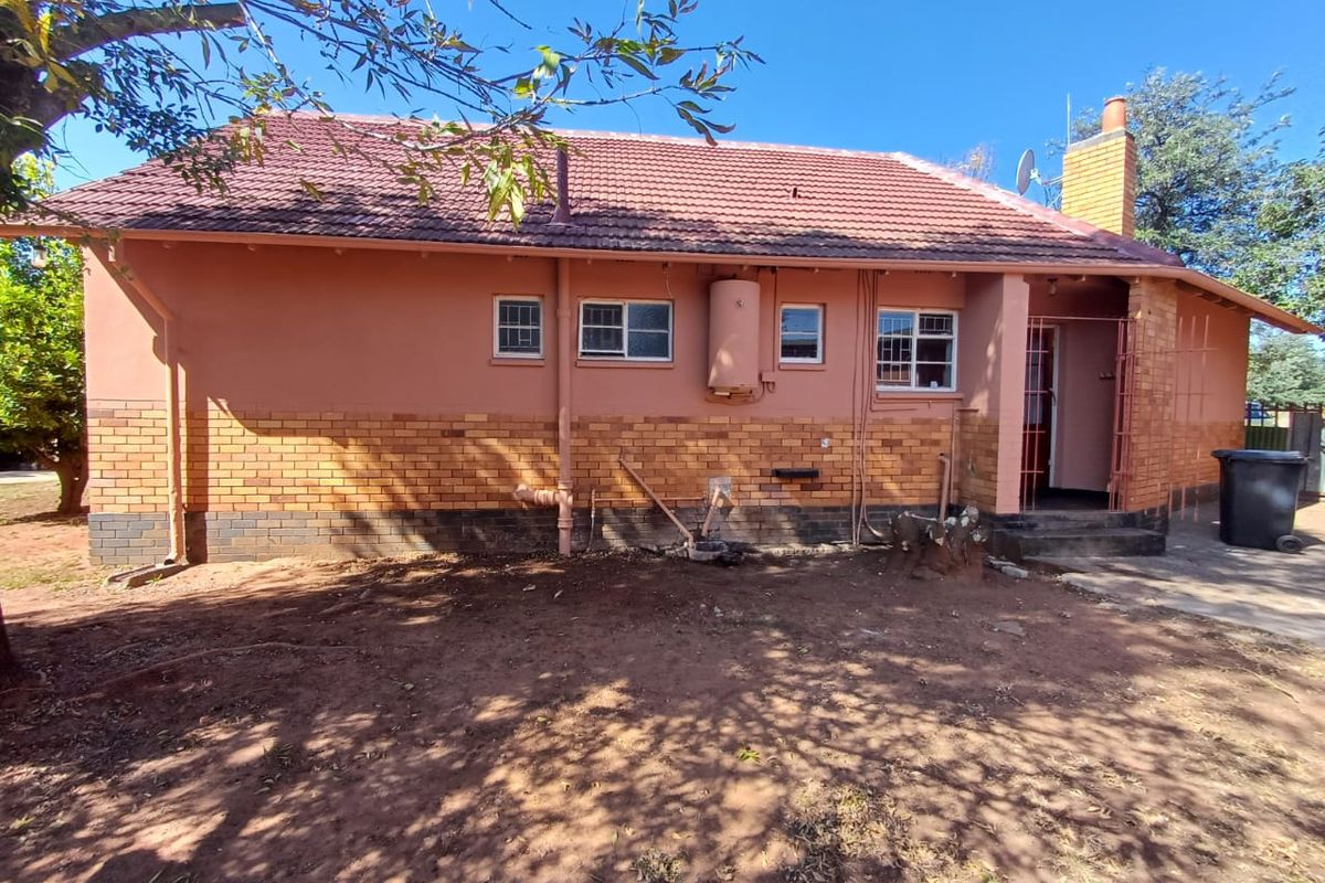 Home for Sale in Stilfontein – Ideal Location and Ample Space - Photo 4