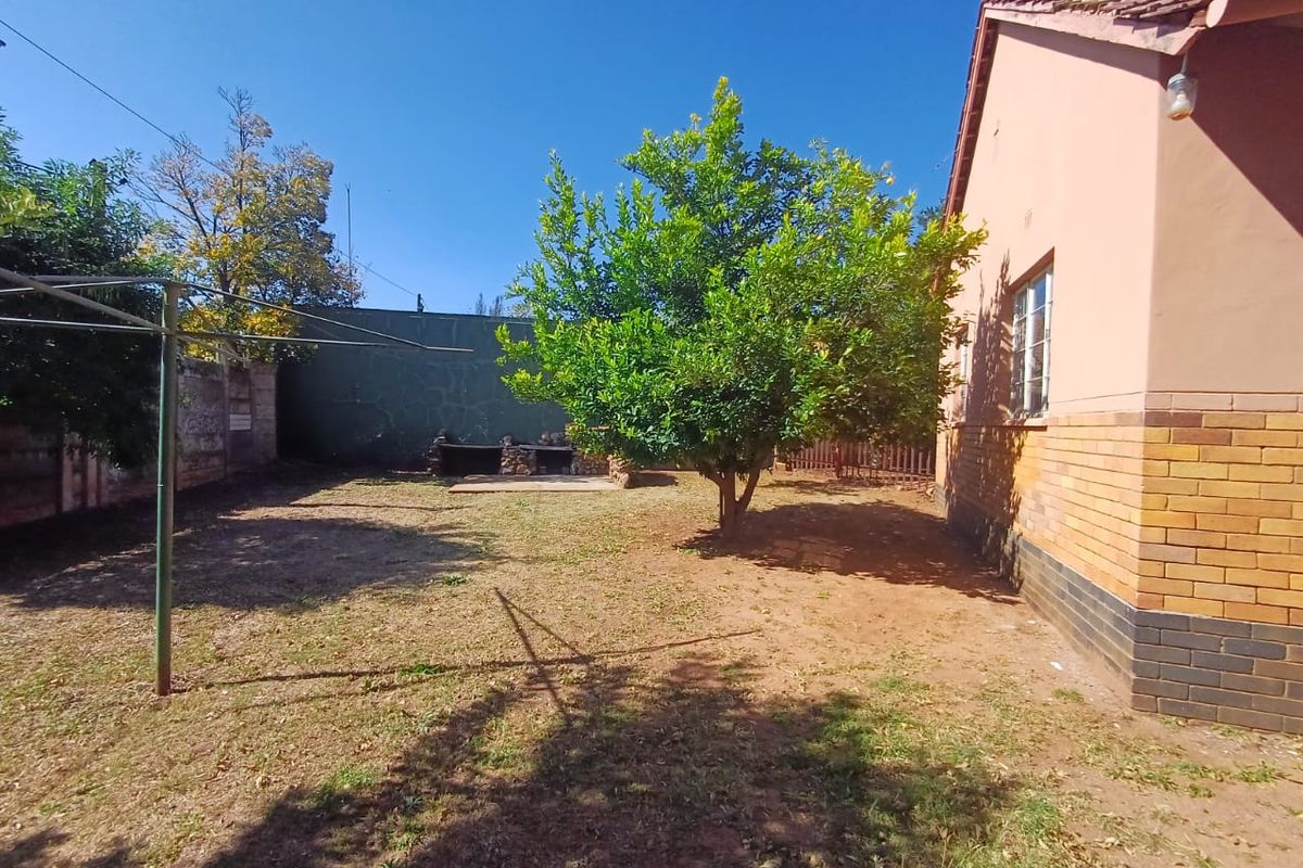 Home for Sale in Stilfontein – Ideal Location and Ample Space - Photo 5