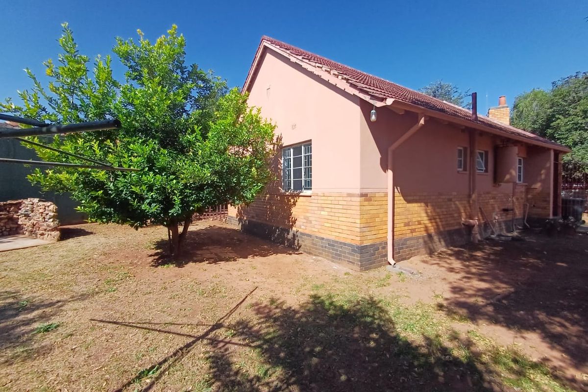 Home for Sale in Stilfontein – Ideal Location and Ample Space - Photo 3