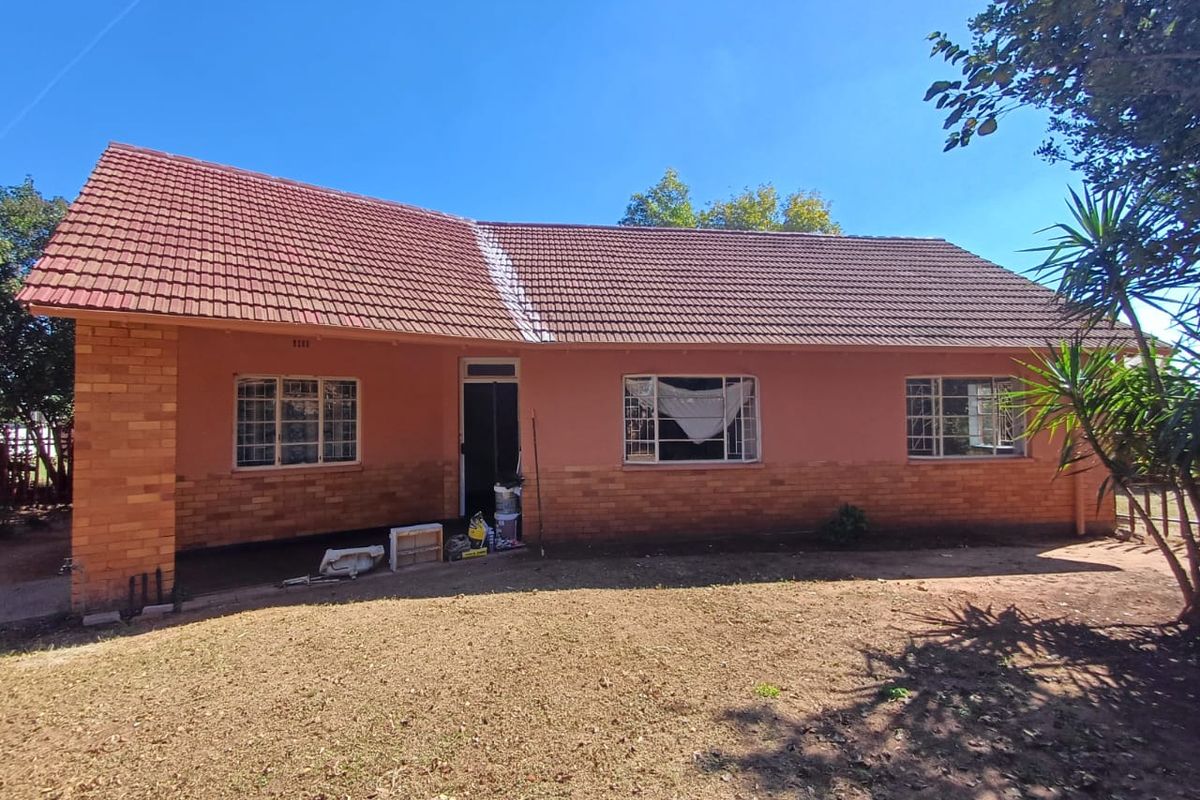 Home for Sale in Stilfontein – Ideal Location and Ample Space - Photo 2