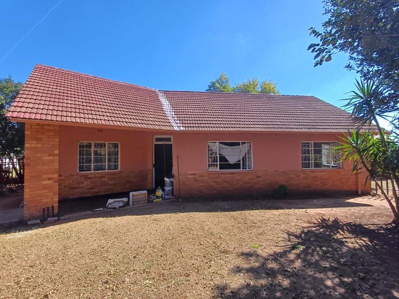 Home for Sale in Stilfontein – Ideal Location and Ample Space - Photo 2