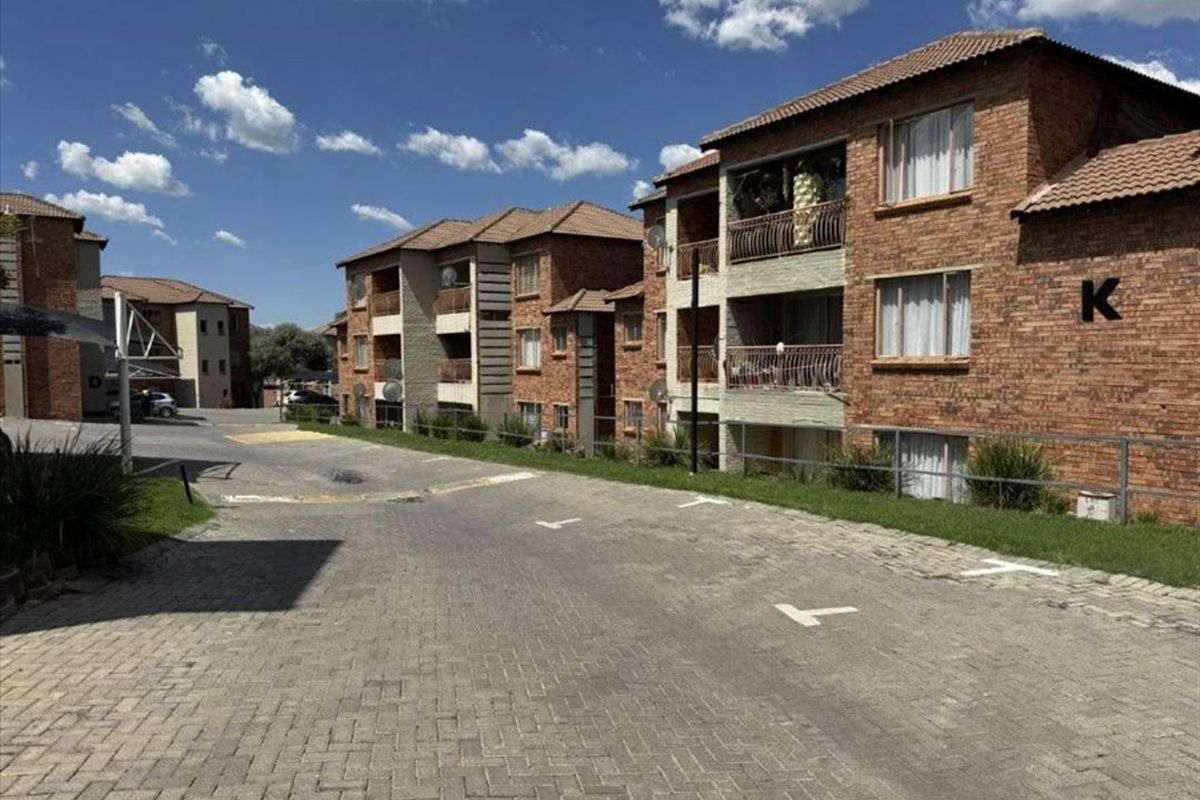 Cozy 2-Bedroom Home with Practical Features - Photo 3