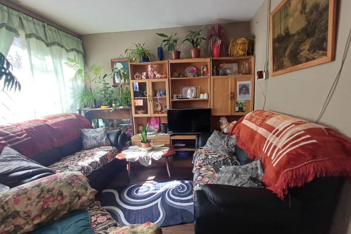 3 Bedroom Massionette in Clarkes Estate - Photo 2