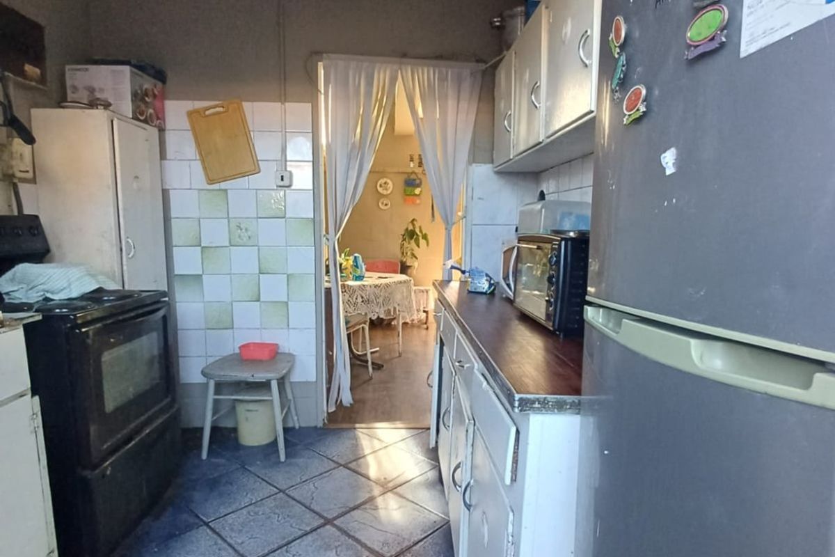 3 Bedroom Massionette in Clarkes Estate - Photo 3
