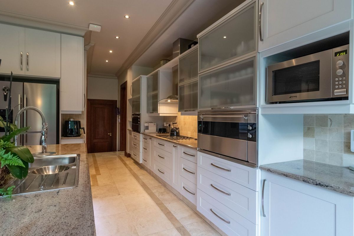 A Masterpiece of Luxury 5 Bedroom Home For Sale In Bedfordview - Photo 3
