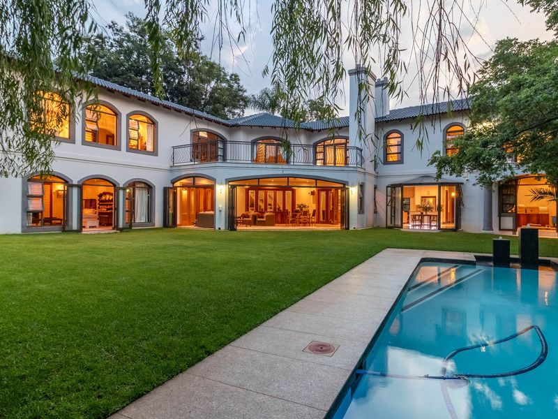 A Masterpiece of Luxury 5 Bedroom Home For Sale In Bedfordview - Photo 1